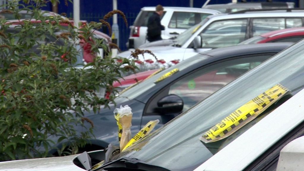 Heathrow Airport meet and greet cars given parking tickets