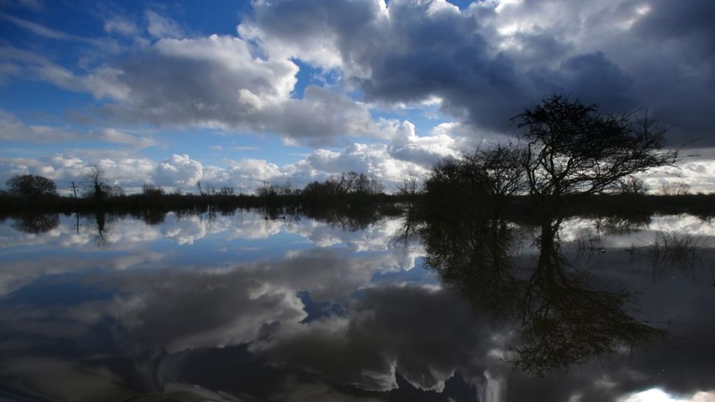 Builders 'behind UK flooding risk'