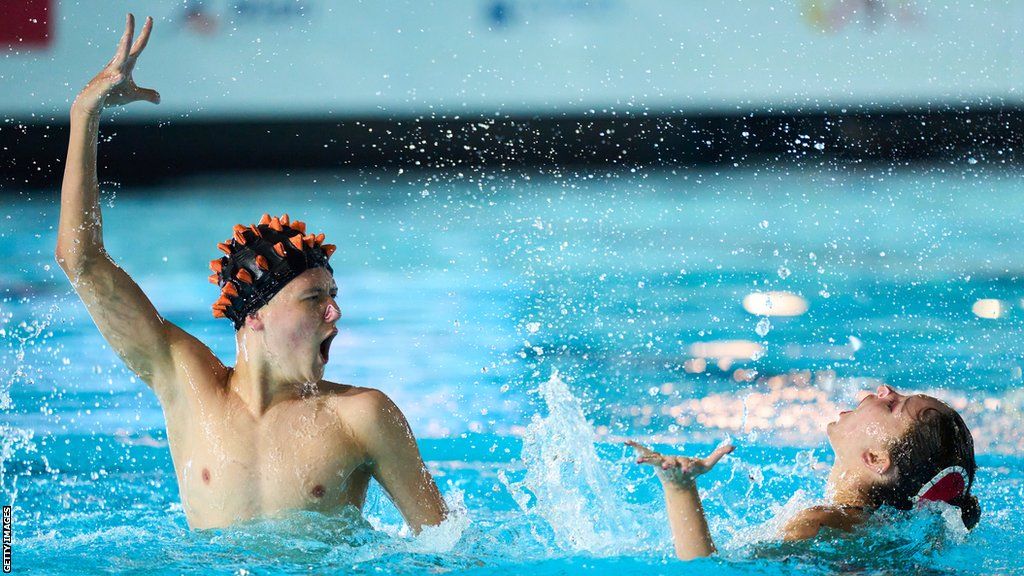 Ranjuo Tomblin and Beatrice Crass competing at the World Aquatics Artistic Swimming World Cup in Spain