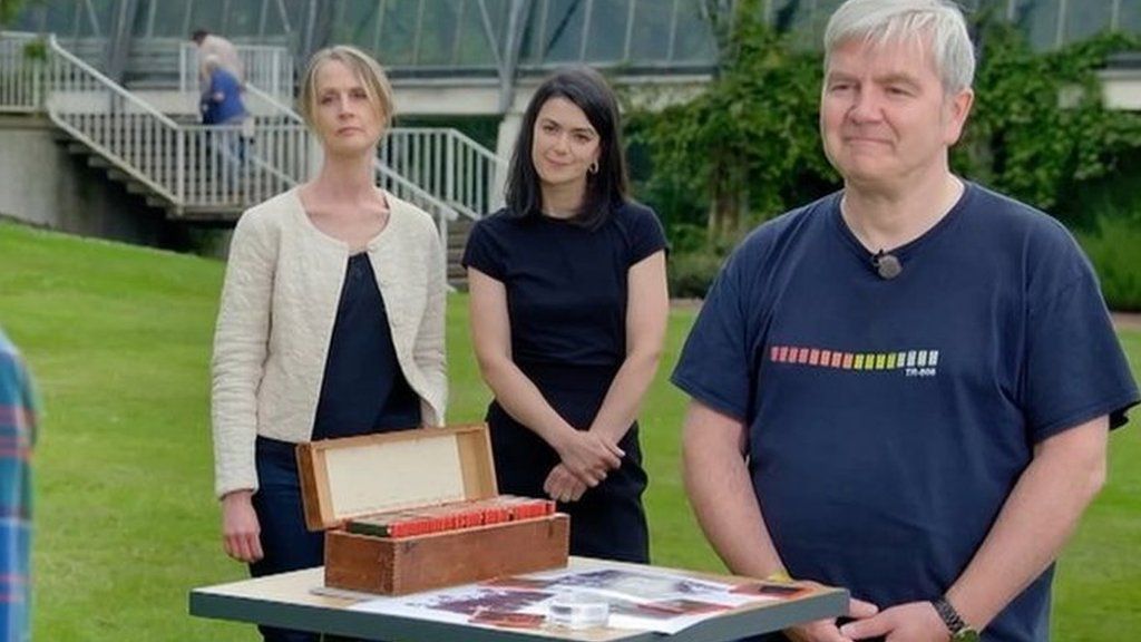 Malcolm Lindsay on the Antiques Roadshow