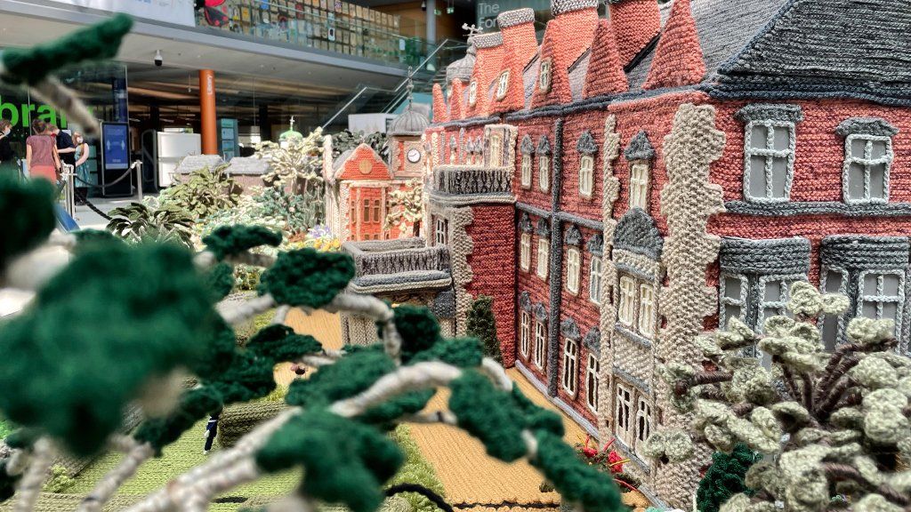 The front of the knitted Sandringham House