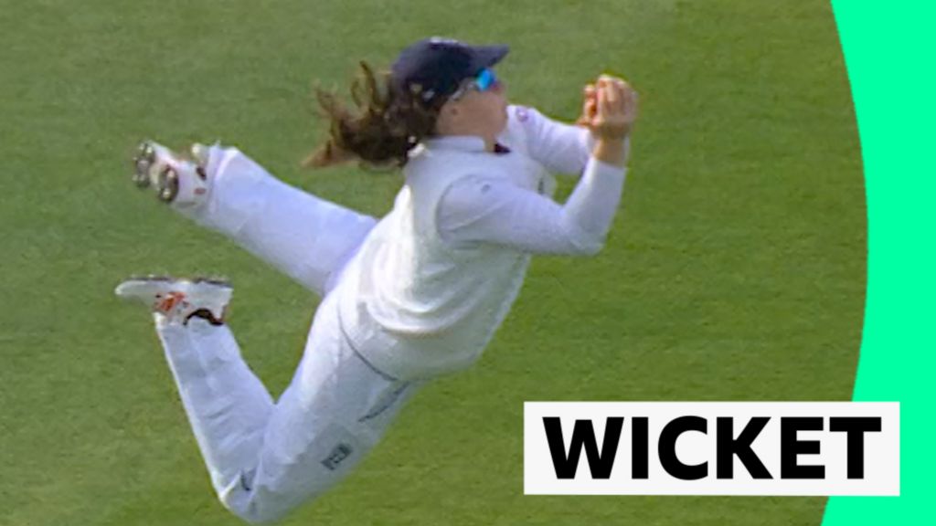 England v South Africa: Excellent Tammy Beaumont catch to dismiss Marizanne Kapp