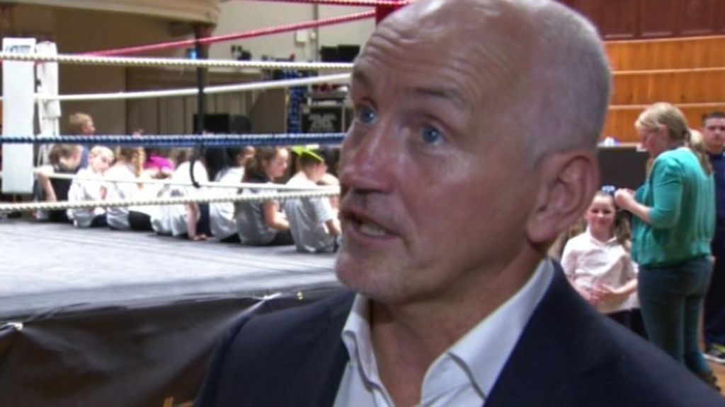 Barry McGuigan US youths to Belfast BBC Sport