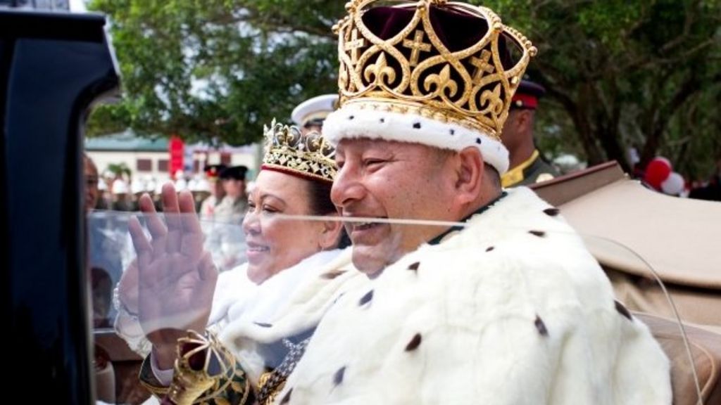 Tonga King Tupou VI formally crowned BBC News