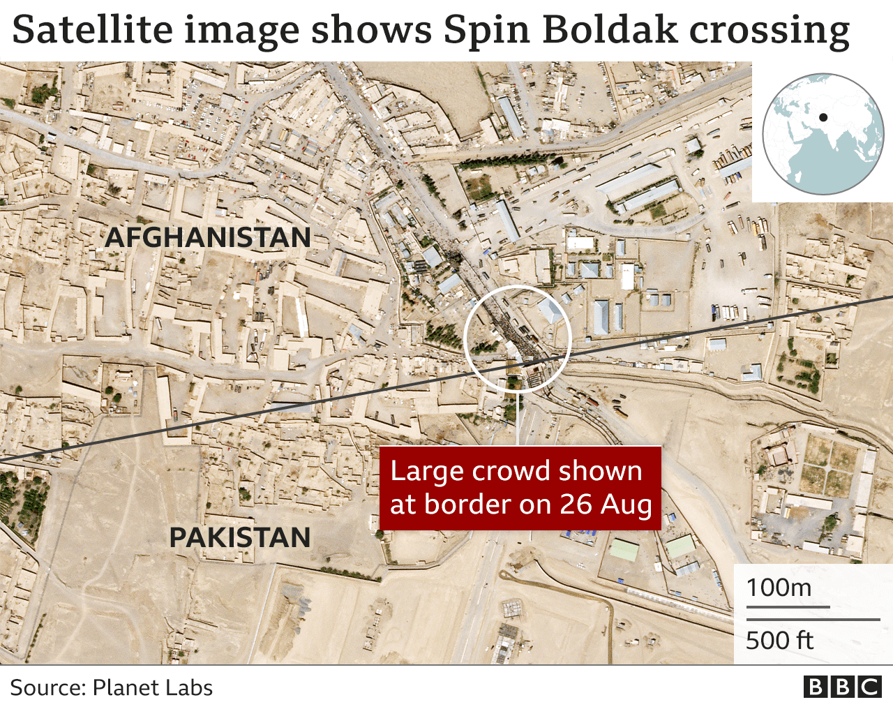 Satellite image showing a crowd of people gathered at the Spin Boldak crossing point between Afghanistan and Pakistan