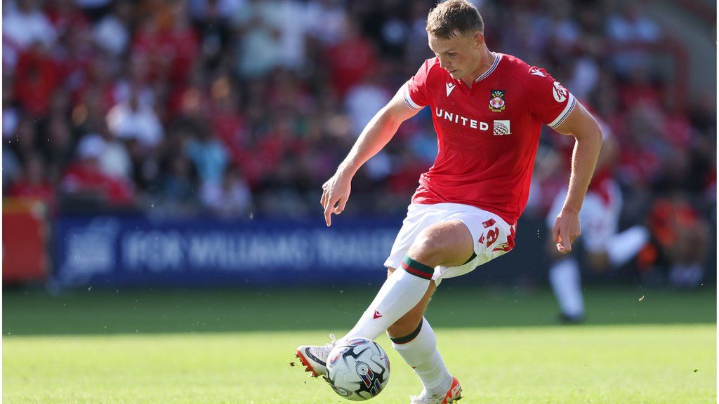 Sam Dalby: Wrexham striker signs one-year contract extension - BBC Sport