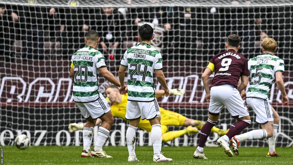 Hearts' Lawrence Shankland scores to make it 2-0 during a cinch Premiership match between Heart of Midlothian and Celtic at Tynecastle Park,
