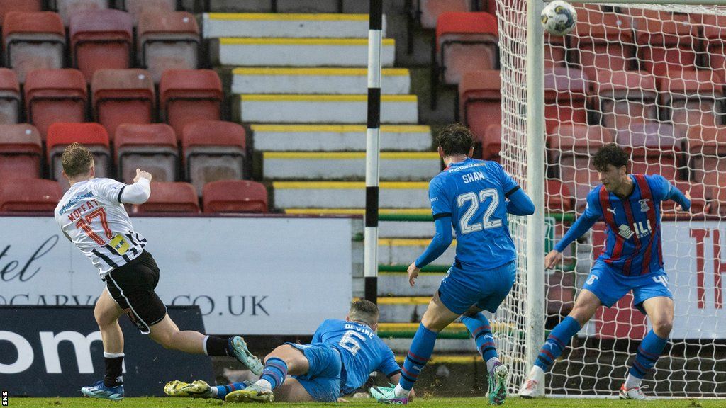 Owen Moffat fires a shot against the post in Dunfermline's draw with Inverness