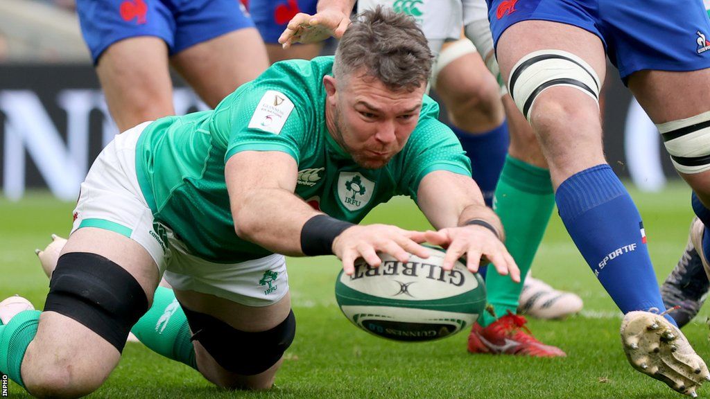 Peter O'Mahony in action against France