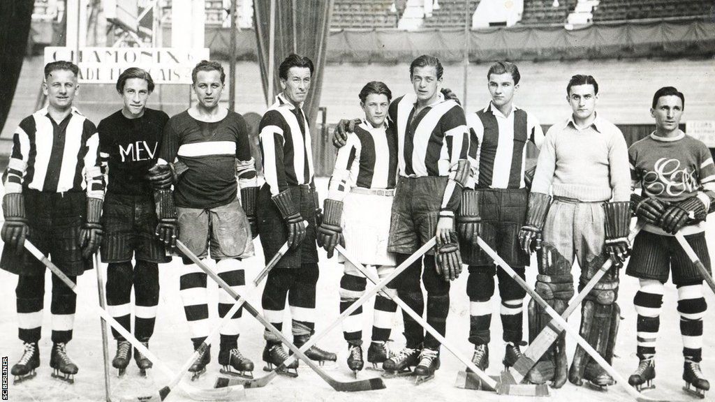 A team photo of Berliner SC with Rudi and Gerhard Ball