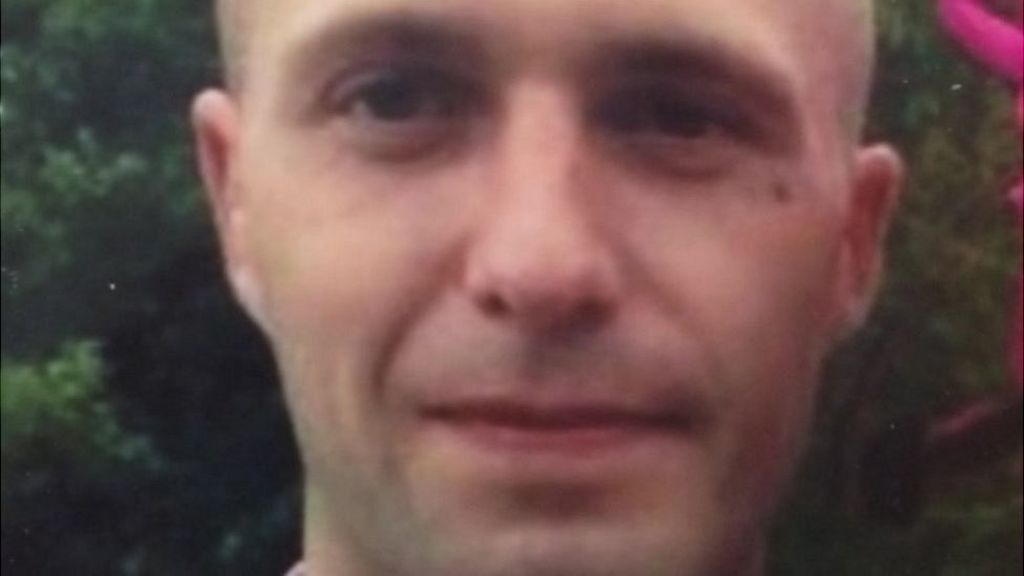 Kevin Wright: Widnes carpet crush death 'accidental'