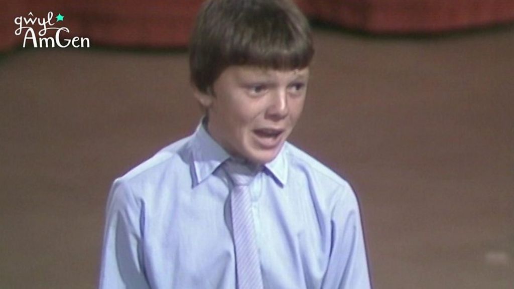 Rhodri Miles: Adrodd yn 1983 - BBC Cymru Fyw