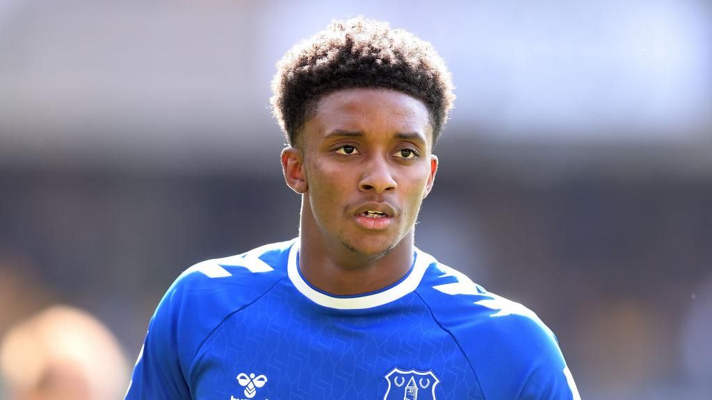 Everton: Demarai Gray says goodbye to join Al-Ettifaq - BBC Sport