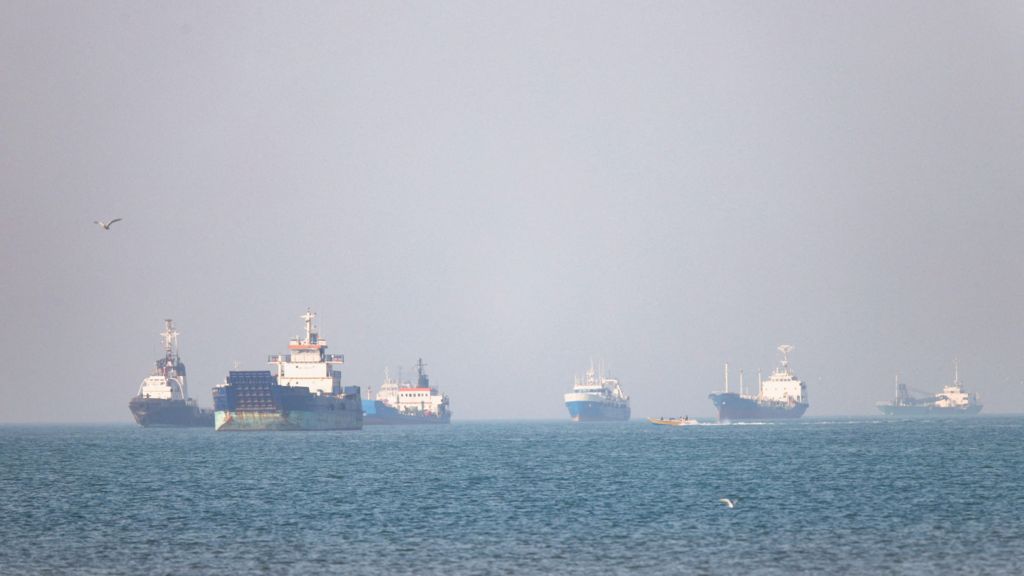Strait of Hormuz Standoff: A Fragile Ceasefire Under Threat