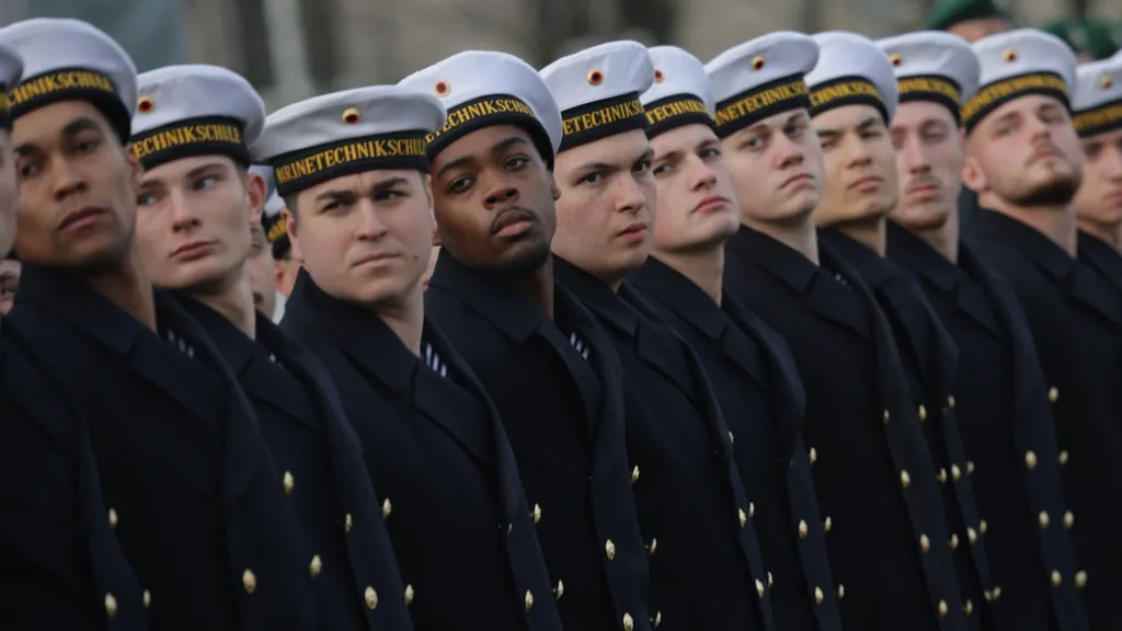 Alemania aprueba un nuevo plan de servicio militar para aumentar el número de tropas.