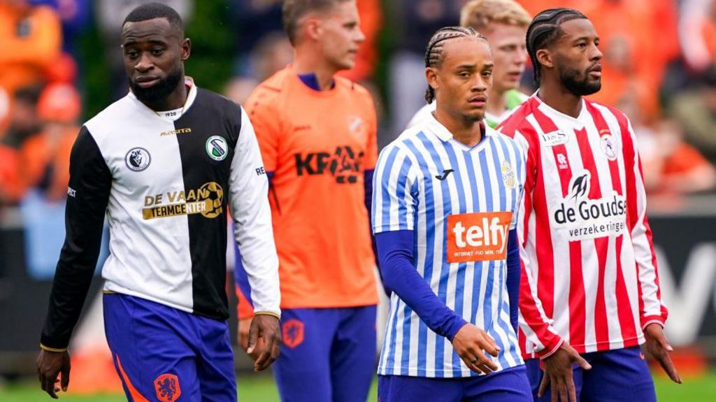 Xavi Simons in Netherlands training wearing his first amateur shirt