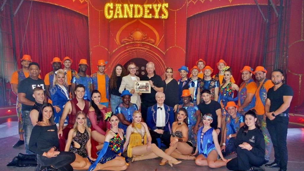Performers at Gandeys Circus with Phillip and Carol Gandey