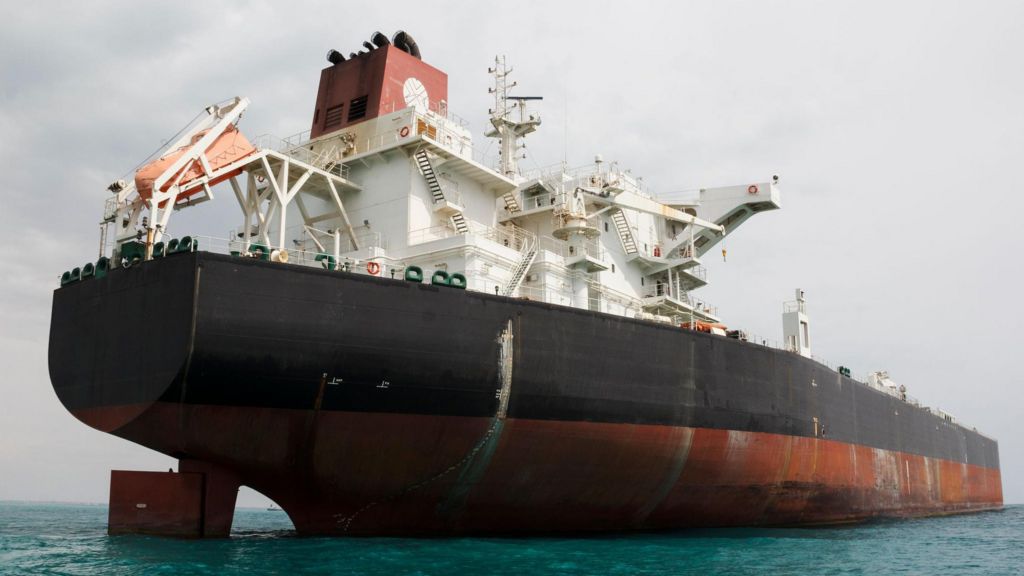 Oil tanker 