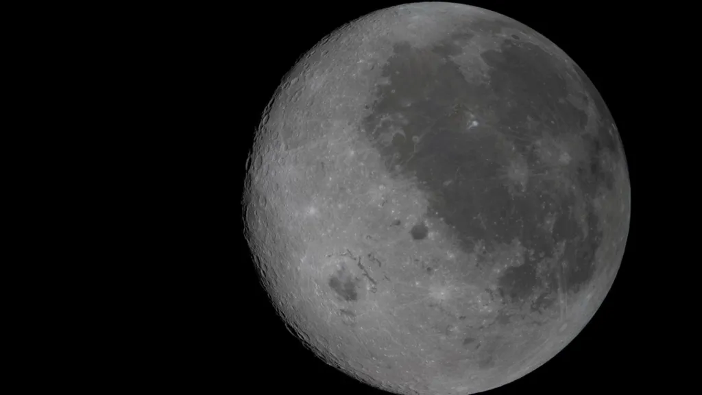 Crew Proposes Moon Crater “Carroll” in Tribute to Artemis II Commander Reid Wiseman’s Late Wife