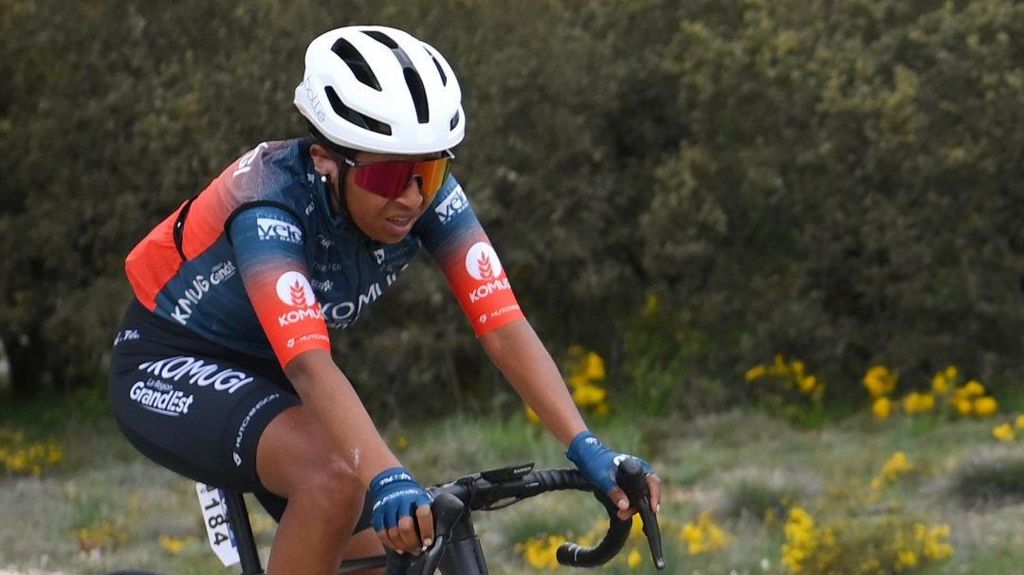 Eyeru Gebru in action during the Vuelta a Burgos Feminas 2024
