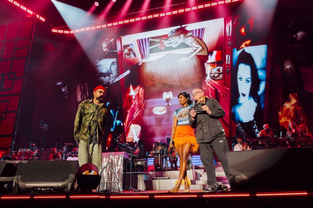 Shaun Ryder and Roses Gabor on stage with Damon Albarn