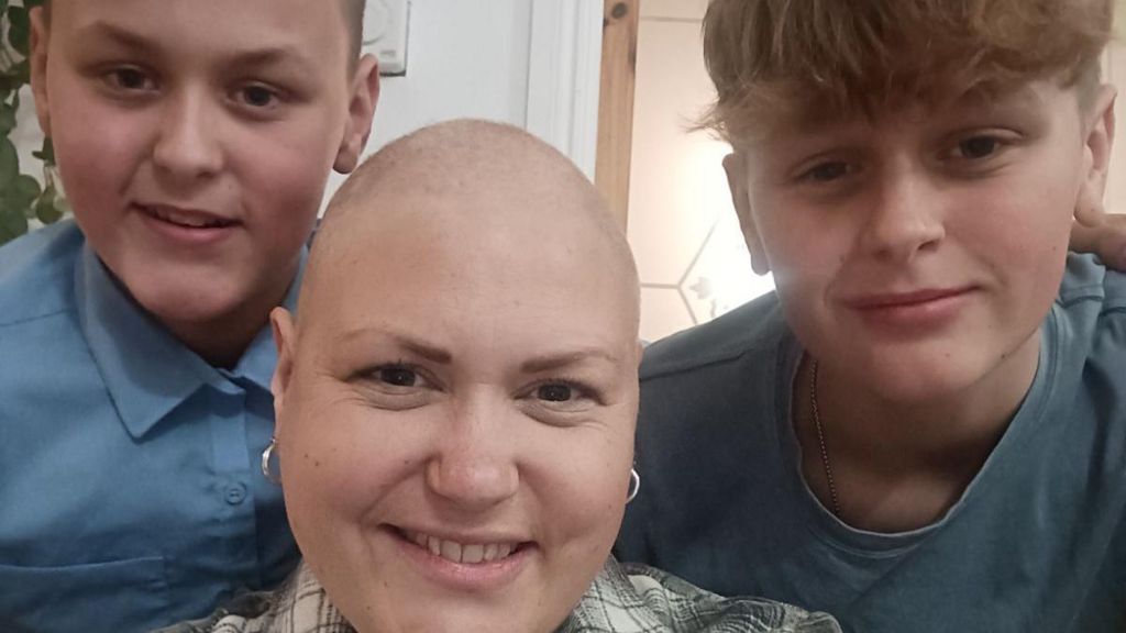 Great Yarmouth woman diagnosed with cancer soon after mum's death - BBC ...