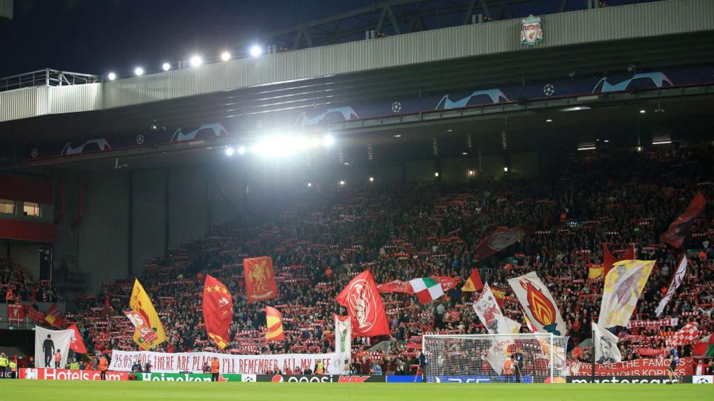 Klopp urges Anfield crowd to be 'on top of game' - BBC Sport