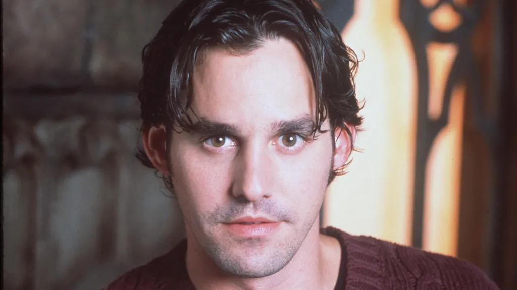 El actor Nicholas Brendon, conocido por su papel en Buffy la Cazavampiros, falleció a los 54 años.