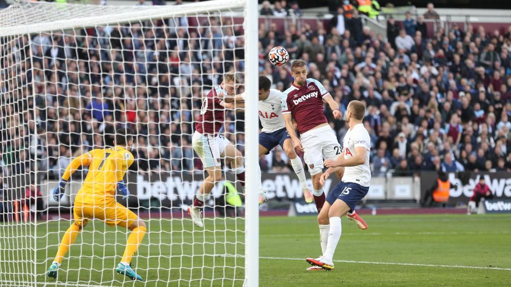 West Ham V Tottenham: In Pictures - BBC Sport