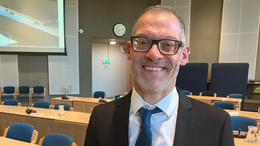 «Represento a mi comunidad sin que nadie me diga cómo votar».