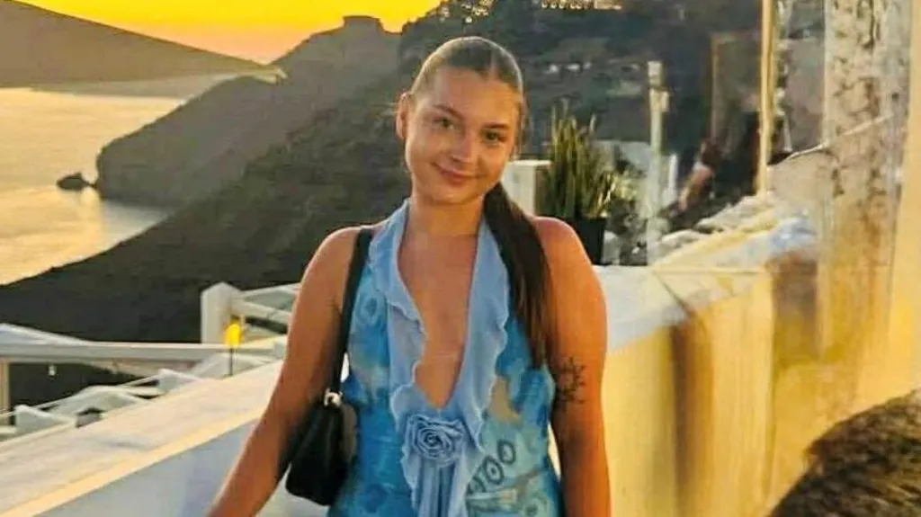 La policía identifica a la mujer que murió en una colisión entre dos vehículos La policía identifica a la mujer que murió en una colisión entre dos vehículos