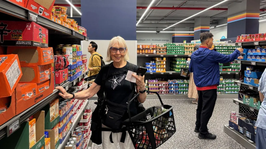 Cómo Aldi está desafiando a los supermercados estadounidenses con su mantequilla de almendras de 4 dólares. Cómo Aldi está desafiando a los supermercados estadounidenses con su mantequilla de almendras de 4 dólares.