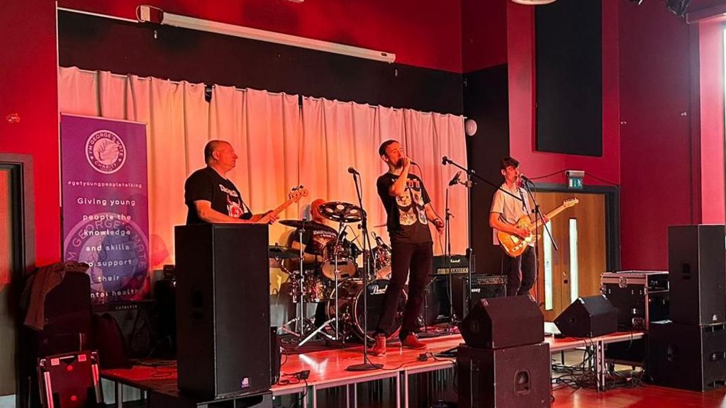 County Durham teen's coma inspires mental health music festival - BBC News