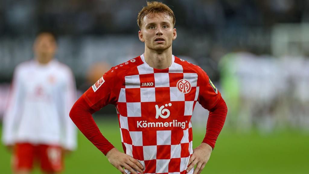 Liverpool news Sepp van den Berg wanted at Mainz BBC Sport