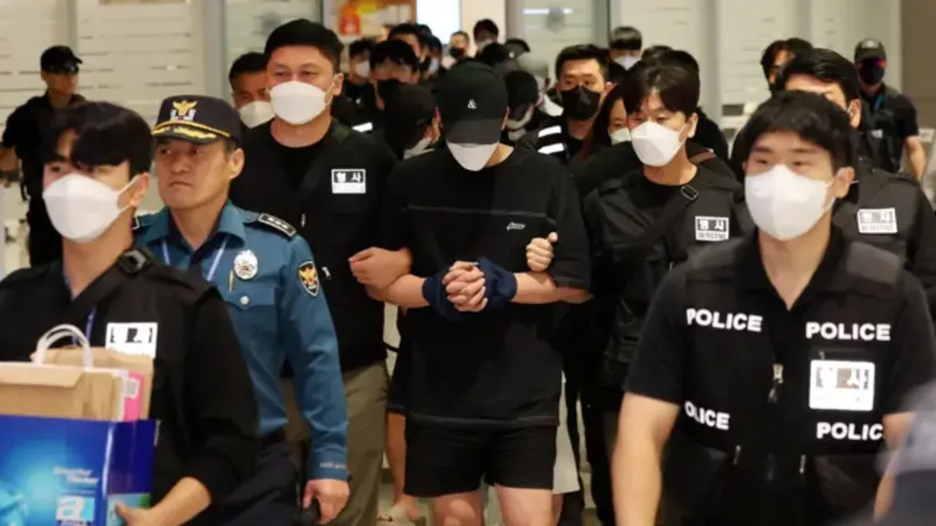 59 South Koreans repatriated from Cambodia for alleged scamming