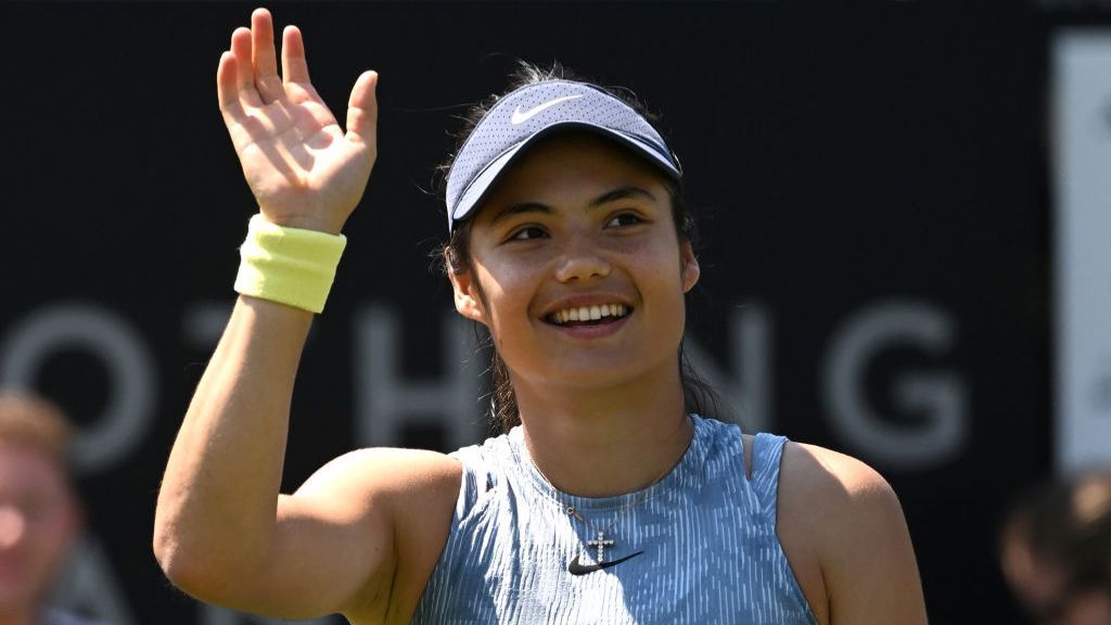 Emma Raducanu celebrates victory