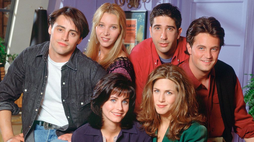 Actors clockwise from bottom left, Courteney Cox as Monica Geller, Matt LeBlanc as Joey Tribbiani, Lisa Kudrow as Phoebe Buffay, David Schwimmer as Ross Geller, Matthew Perry as Chandler Bing, Jennifer Aniston as Rachel Green in a Friends group portrait from June 1994.