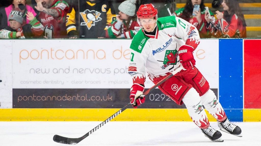 Mark Richardson in action for Cardiff Devils