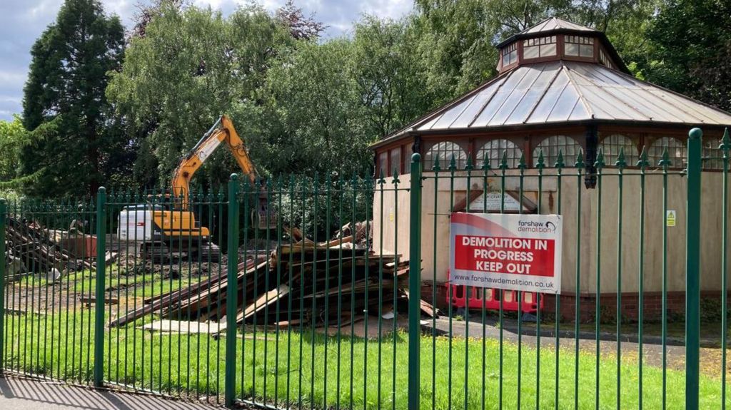 Demolition of Stamford Park Conservatory