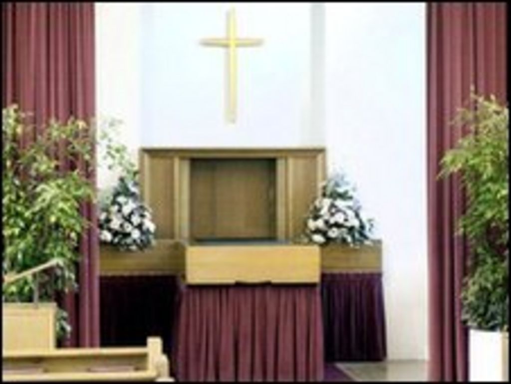 grimsby-crematorium-opens-for-behind-the-scenes-tours-bbc-news