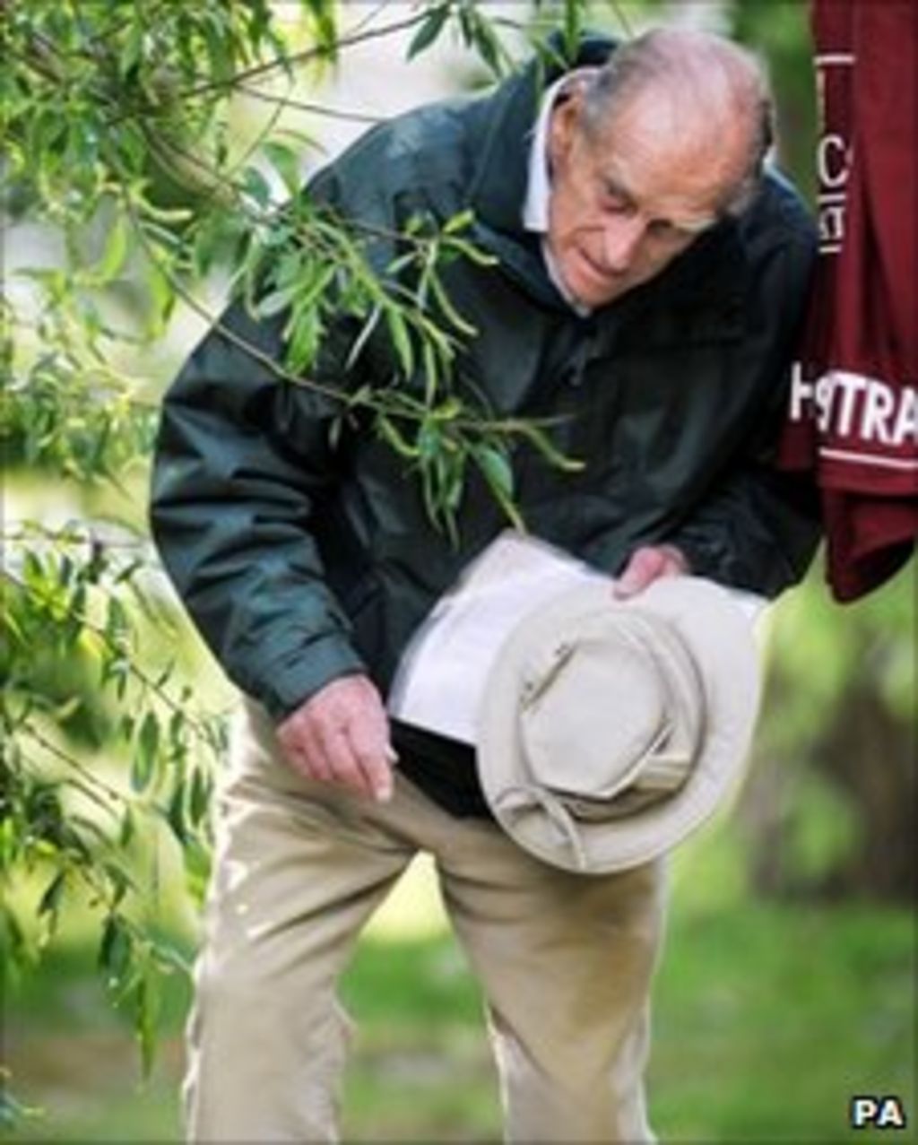 Prince Philip undergoes minor surgery on hand - BBC News