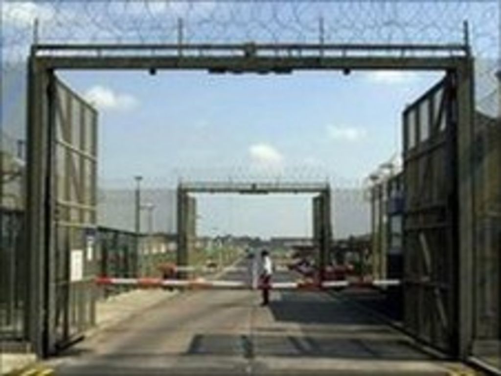 ni-prison-service-boss-robin-masefield-to-step-down-bbc-news