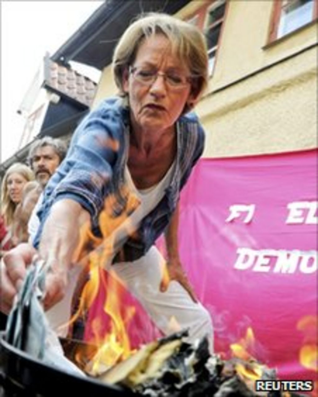 Swedish Feminists Burn Cash In Wage Equality Protest Bbc News