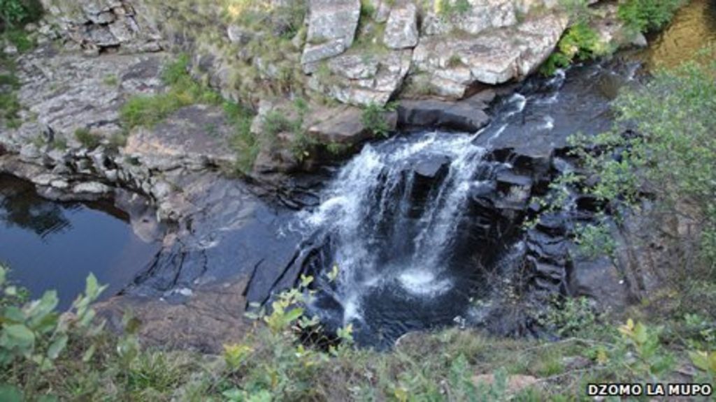 Battle to save South Africa's 'sacred sites' from tourist chalets BBC