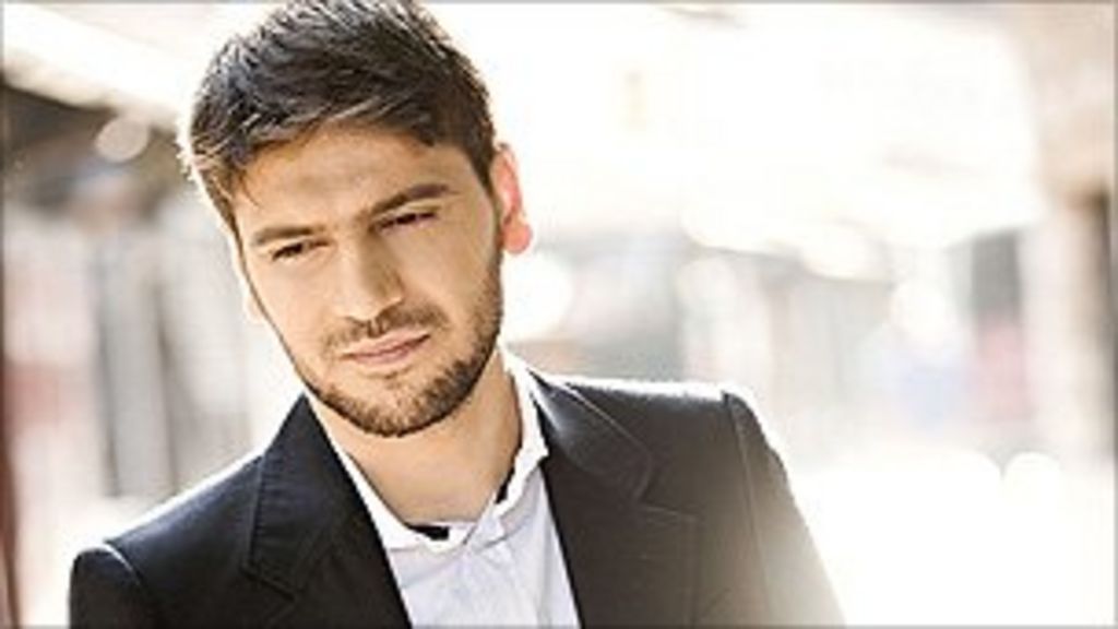 Singer Sami Yusuf donating music profits to Pakistan - BBC News