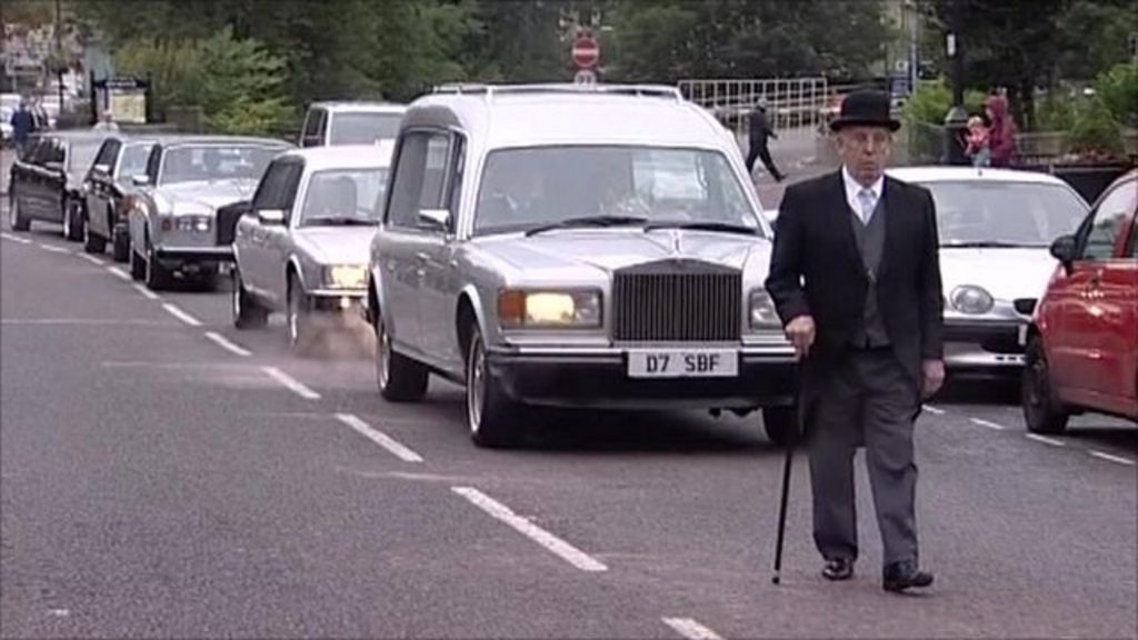 Funeral held for Sir Cyril Smith in Rochdale - BBC News