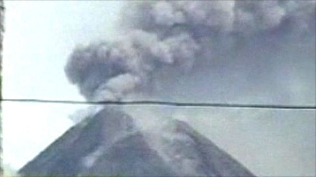 New eruption at Indonesia's Mount Merapi - BBC News