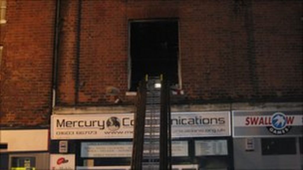 Norwich burns victim to present firefighters top award BBC News