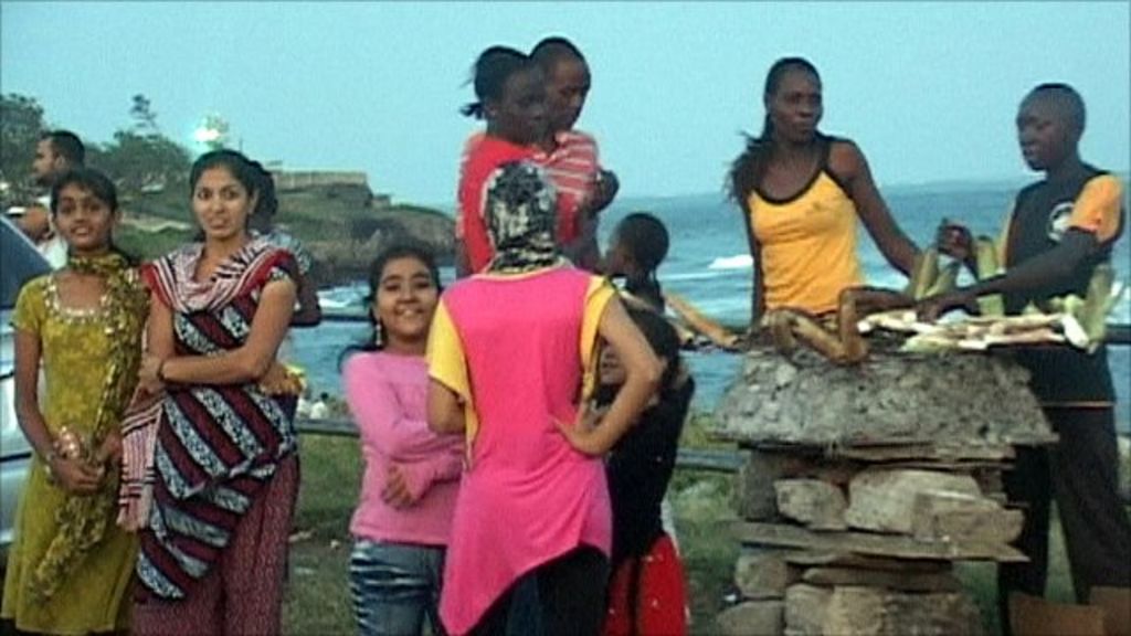 CloseUp Sunday night at Mombasa's lighthouse BBC News