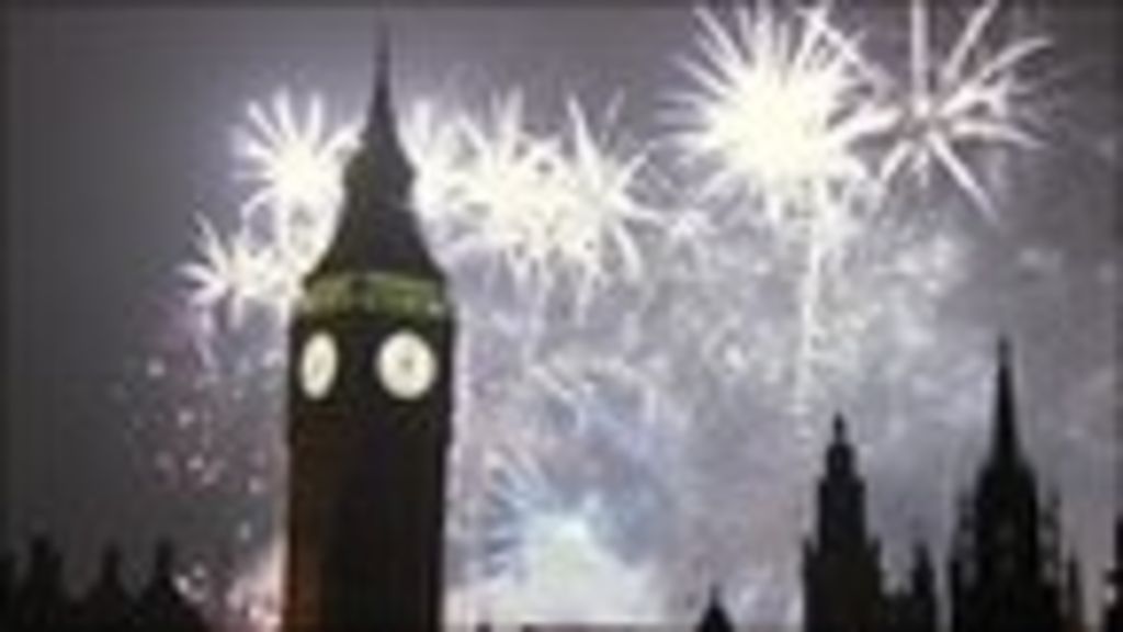 London&#039;s new year fireworks set to music - BBC News